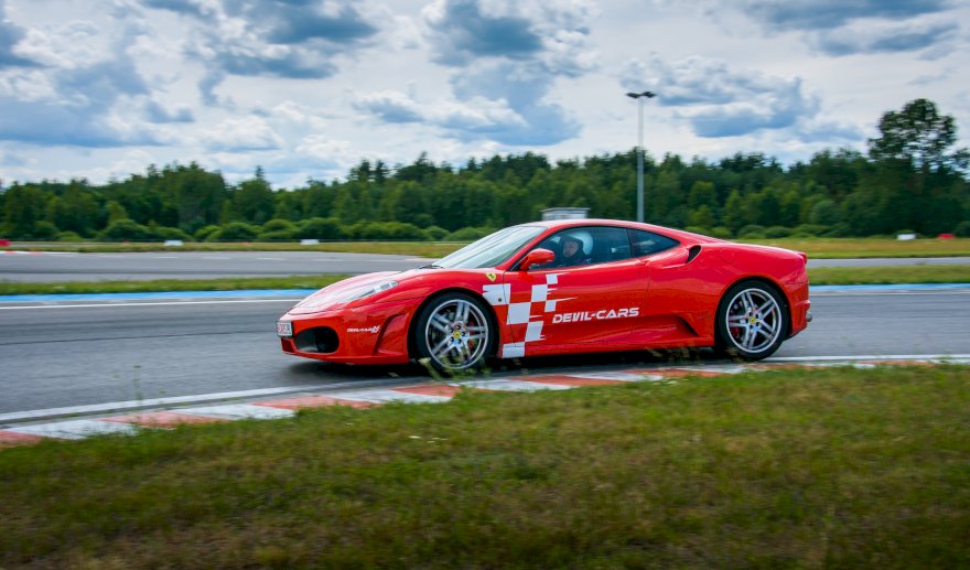Jazda Ferrari i Ariel Atom - kierowca - #1
