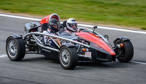 Jazda bolidem Ariel Atom i KTM X-BOW - kierowca