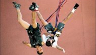 Skok na bungee z dachu stadionu we Wrocławiu