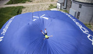 Skok na poduchę kaskaderską z 8 metrów - Stunt Jump - zdjęcie małe #3