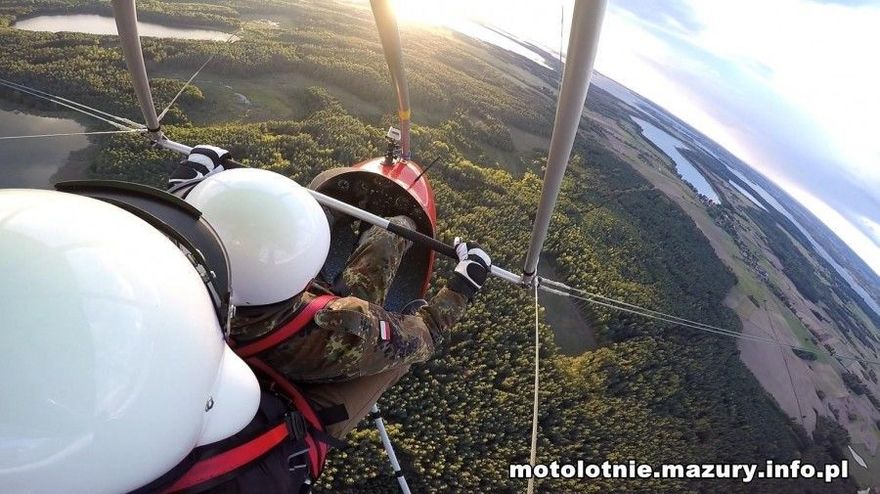 Lot motolotnią dla dwojga - #3