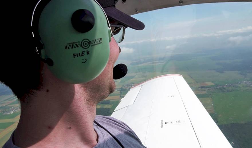 //www.youtube.com/embed/f9mO6aacKa0